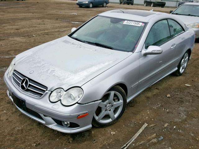 WDBTJ72H28F244794 - 2008 MERCEDES-BENZ CLK 550 SILVER photo 2