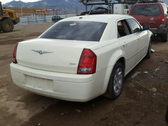 2C3KA43R97H808218 - 2007 CHRYSLER 300 CREAM photo 4