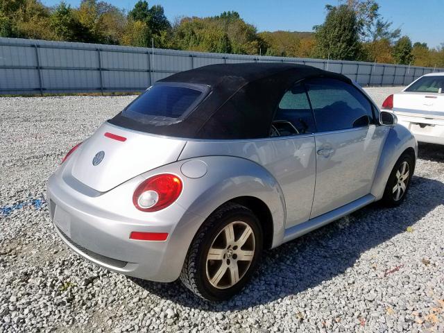 3VWPF31Y16M321163 - 2006 VOLKSWAGEN NEW BEETLE 银色 照片 4