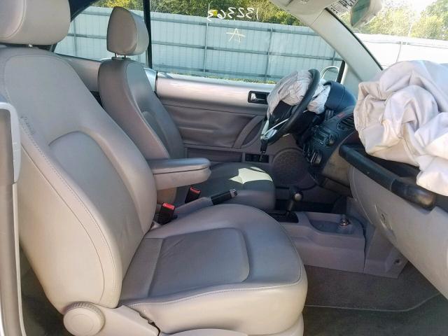 3VWPF31Y16M321163 - 2006 VOLKSWAGEN NEW BEETLE 银色 照片 5