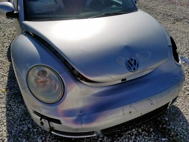 3VWPF31Y16M321163 - 2006 VOLKSWAGEN NEW BEETLE 银色 照片 9