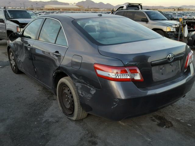 4T4BF3EK7AR050862 - 2010 TOYOTA CAMRY BASE 灰色 照片 3
