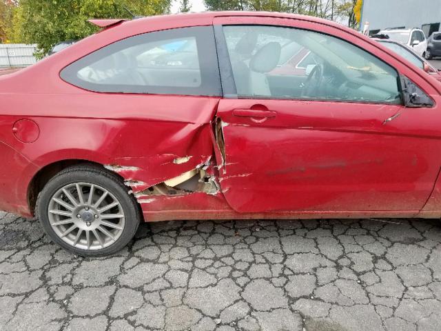 1FAHP33N09W161701 - 2009 FORD FOCUS SES RED photo 9