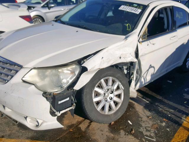 1C3CC4FBXAN137010 - 2010 CHRYSLER SEBRING TO WHITE photo 9