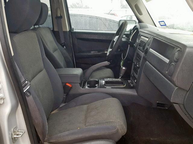 1J8HH48K38C158506 - 2008 JEEP COMMANDER Gümüş foto 5