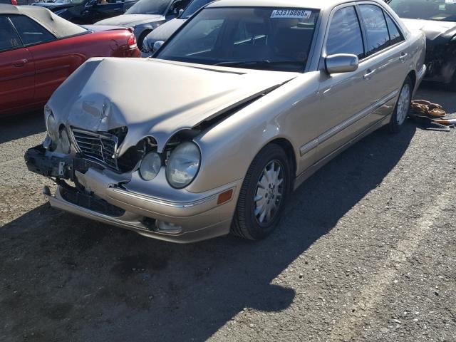 WDBJF65J81B389370 - 2001 MERCEDES-BENZ E 320 GRAY photo 2