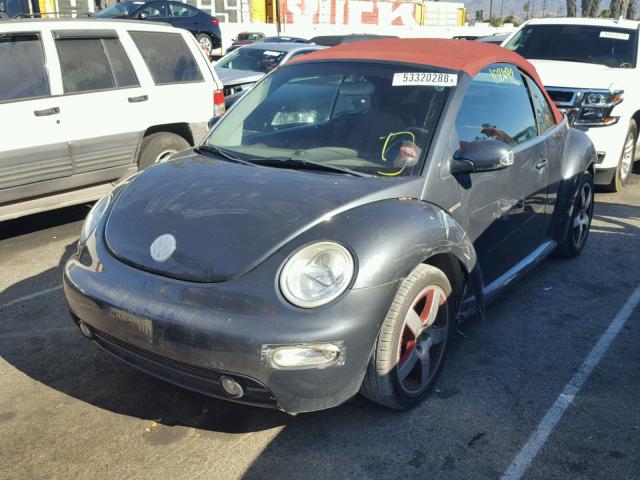 3VWCM31Y45M351938 - 2005 VOLKSWAGEN NEW BEETLE GRAY photo 2