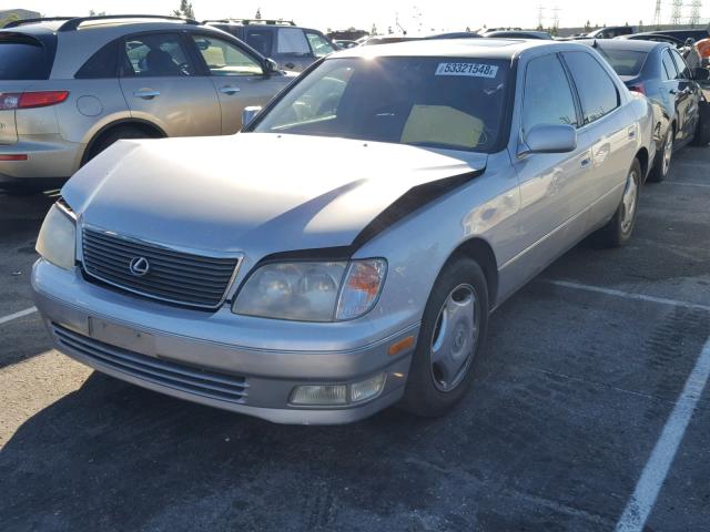 JT8BH28F5W0129820 - 1998 LEXUS LS 400 SILVER photo 2