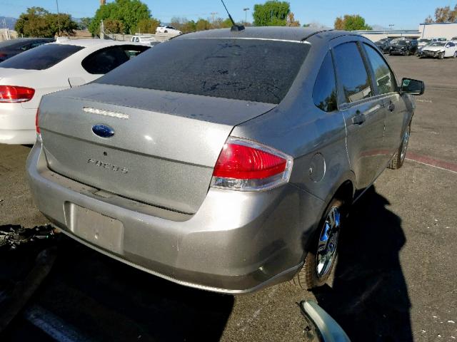 1FAHP34N68W250346 - 2008 FORD FOCUS S/SE GRAY photo 4