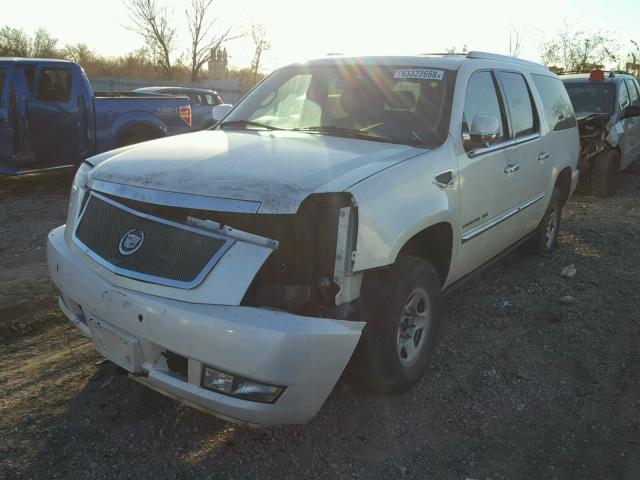 1GYUKJEF3AR106920 - 2010 CADILLAC ESCALADE E WHITE photo 2