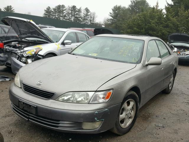 JT8BF22G1V0050926 - 1997 LEXUS ES 300 GRAY photo 2