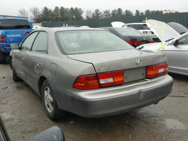 JT8BF22G1V0050926 - 1997 LEXUS ES 300 GRAY photo 3