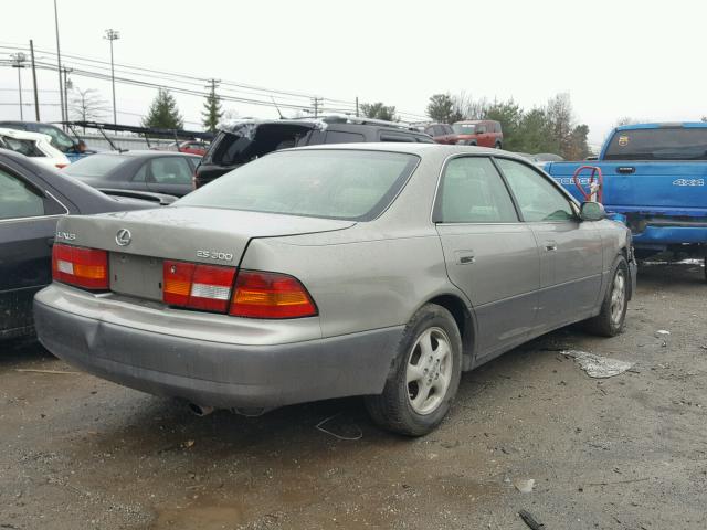 JT8BF22G1V0050926 - 1997 LEXUS ES 300 GRAY photo 4