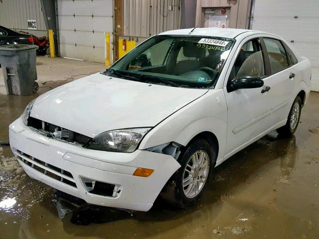 1FAFP34N37W112124 - 2007 FORD FOCUS ZX4 WHITE photo 2