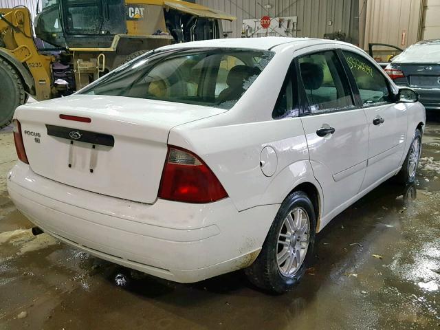 1FAFP34N37W112124 - 2007 FORD FOCUS ZX4 WHITE photo 4