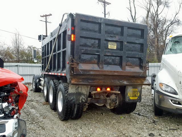 1M2AG11C06M030742 - 2006 MACK 700 CV700 WHITE photo 3