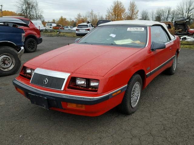 1C3XJ45JXKG272798 - 1989 CHRYSLER LEBARON RED photo 2