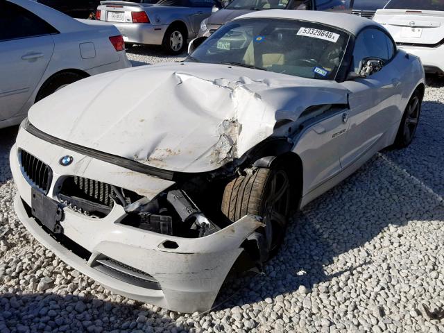 WBALM5C5XBE378299 - 2011 BMW Z4 SDRIVE3 WHITE photo 2