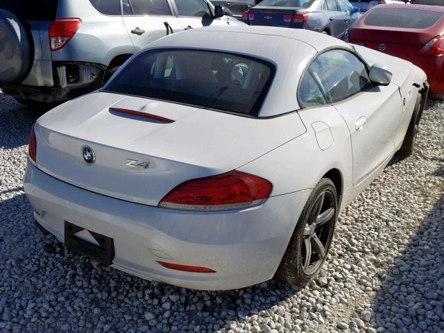 WBALM5C5XBE378299 - 2011 BMW Z4 SDRIVE3 WHITE photo 4