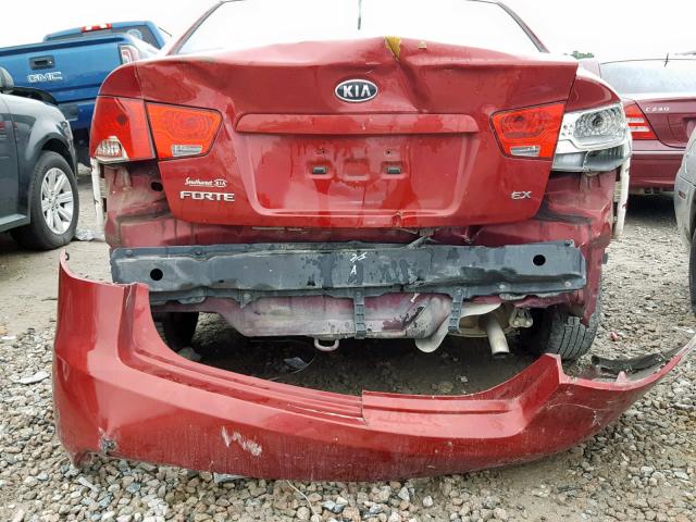 KNAFU4A26A5843949 - 2010 KIA FORTE EX RED photo 9