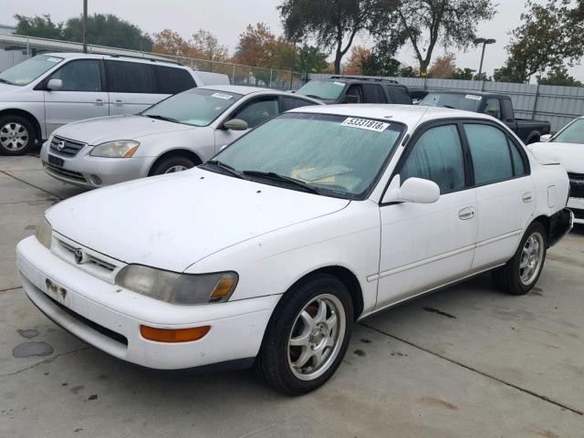 1NXBB02E1VZ557930 - 1997 TOYOTA COROLLA DX WHITE photo 2