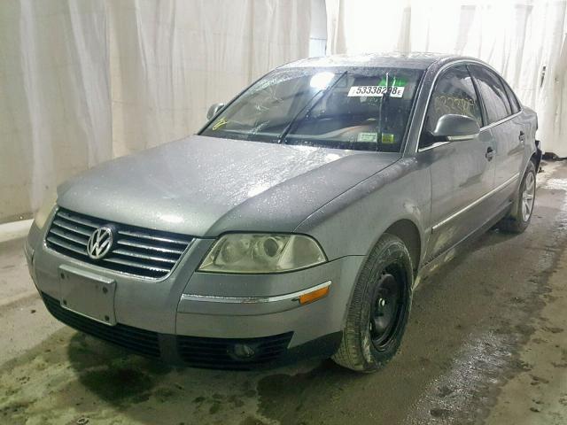 WVWPD63B54E274483 - 2004 VOLKSWAGEN PASSAT GLS SILVER photo 2