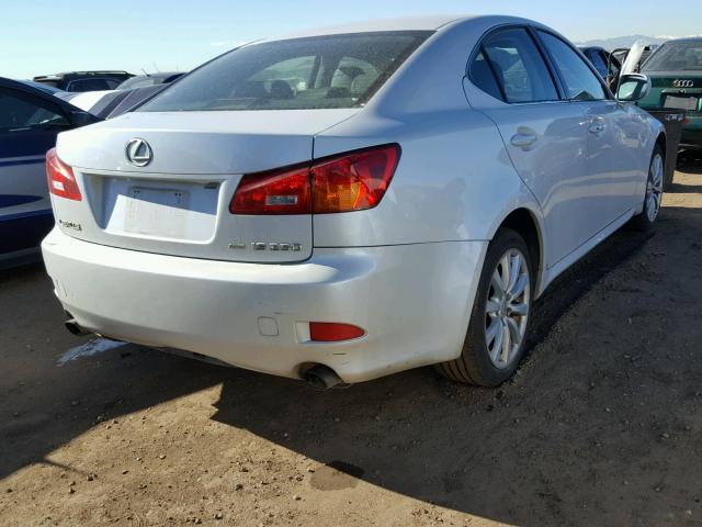 JTHCK262265002886 - 2006 LEXUS IS 250 WHITE photo 4