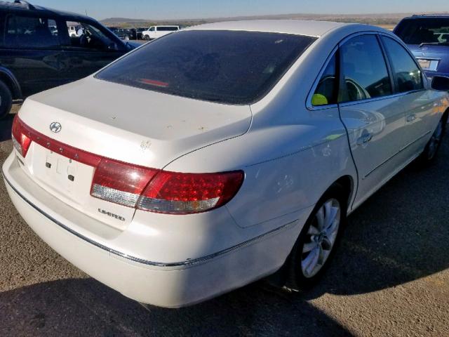 KMHFC46F96A044775 - 2006 HYUNDAI AZERA SE WHITE photo 4