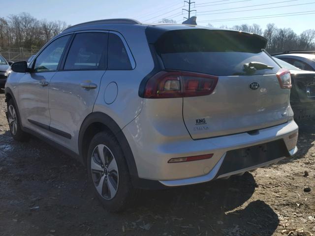 KNDCC3LC9J5114109 - 2018 KIA NIRO EX SILVER photo 3