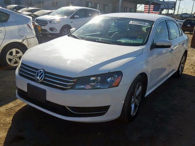 1VWBP7A37DC131160 - 2013 VOLKSWAGEN PASSAT SE WHITE photo 2