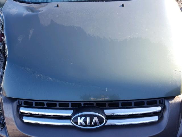 KNDJF723557067677 - 2005 KIA NEW SPORTA GREEN photo 7