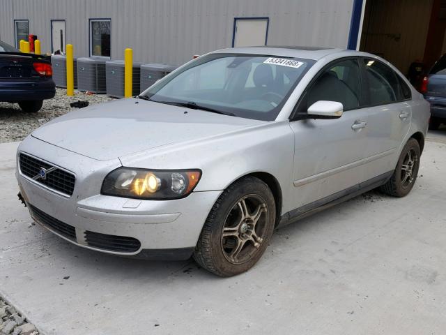 YV1MS382452093176 - 2005 VOLVO S40 2.4I SILVER photo 2