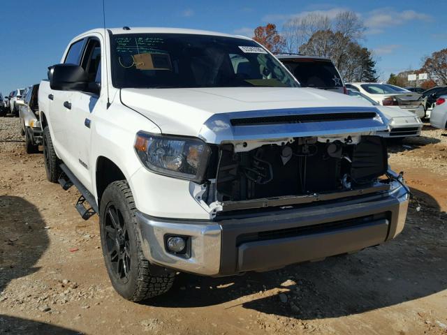 5TFDW5F18JX772865 - 2018 TOYOTA TUNDRA CRE WHITE photo 1