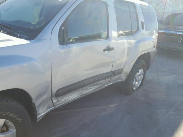 5N1AN0NU3DN816898 - 2013 NISSAN XTERRA X SILVER photo 9