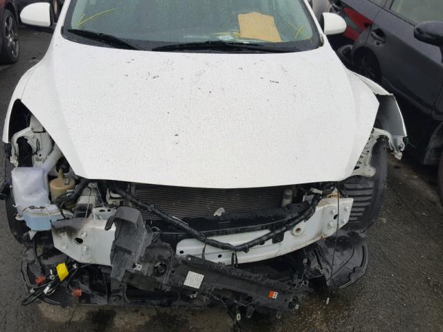 JM1BL1K61B1438627 - 2011 MAZDA 3 S WHITE photo 9