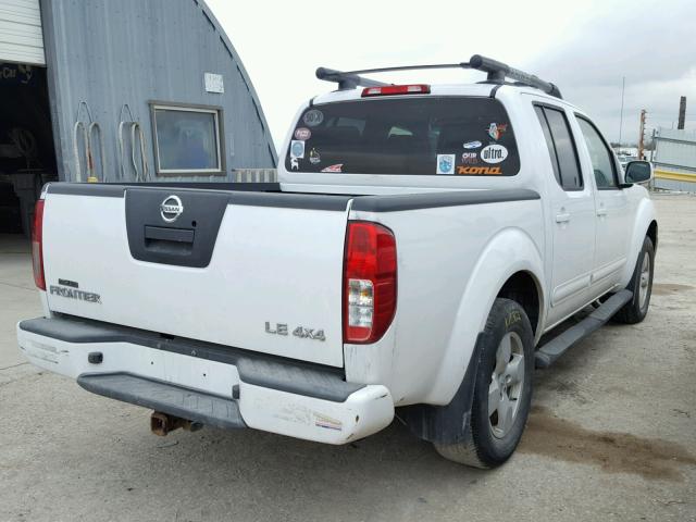 1N6AD07WX7C431423 - 2007 NISSAN FRONTIER C WHITE photo 4