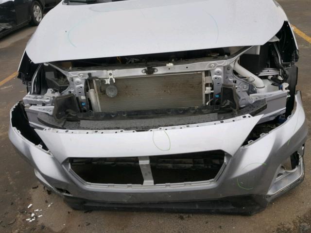 JF2GTAAC8J9285436 - 2018 SUBARU CROSSTREK SILVER photo 9