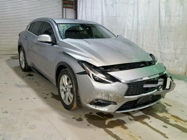 SJKCH5CP1HA033314 - 2017 INFINITI QX30 BASE SILVER photo 1