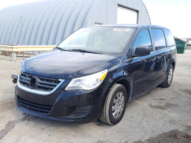 2C4RVAAG9CR393372 - 2012 VOLKSWAGEN ROUTAN S BLACK photo 2