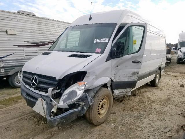 WD3PE8CB9B5587925 - 2011 MERCEDES-BENZ SPRINTER 2 WHITE photo 2