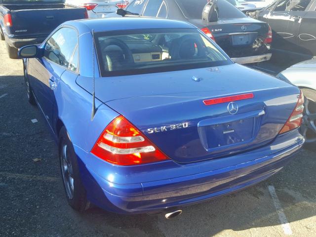 WDBKK65F62F261120 - 2002 MERCEDES-BENZ SLK 320 BLUE photo 3