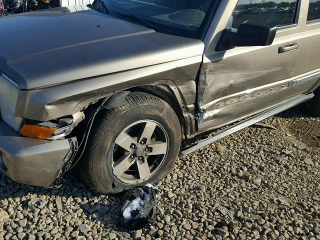 1J8HG48K36C325883 - 2006 JEEP COMMANDER TAN photo 9