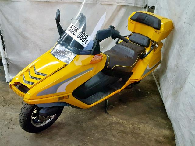 LCETDNP1896300697 - 2009 SCOO 250CC YELLOW photo 2