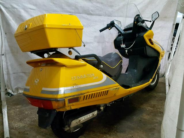 LCETDNP1896300697 - 2009 SCOO 250CC YELLOW photo 4