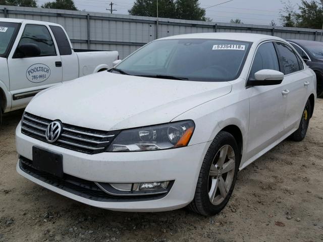 1VWAT7A35FC083264 - 2015 VOLKSWAGEN PASSAT S WHITE photo 2