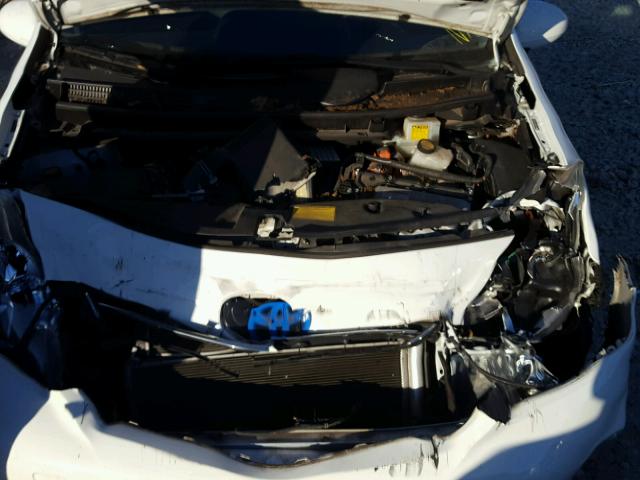 JTDZN3EU1C3074777 - 2012 TOYOTA PRIUS V WHITE photo 7