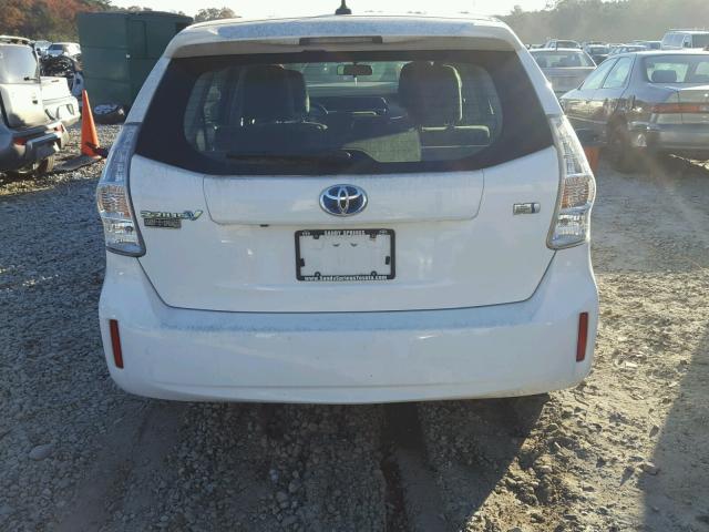 JTDZN3EU1C3074777 - 2012 TOYOTA PRIUS V WHITE photo 9