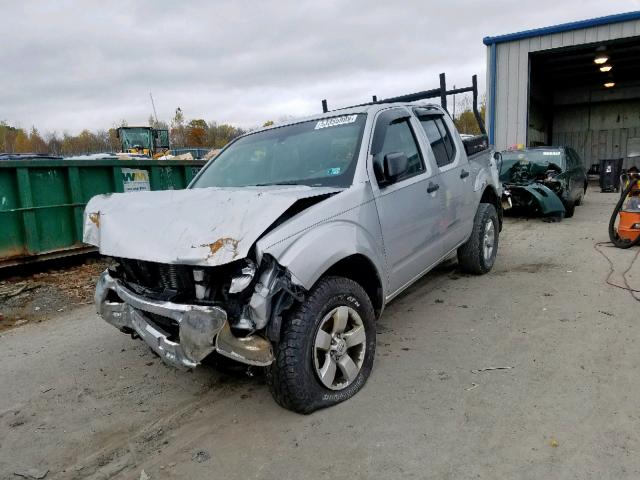 1N6AD0EVXAC445016 - 2010 NISSAN FRONTIER C SILVER photo 2