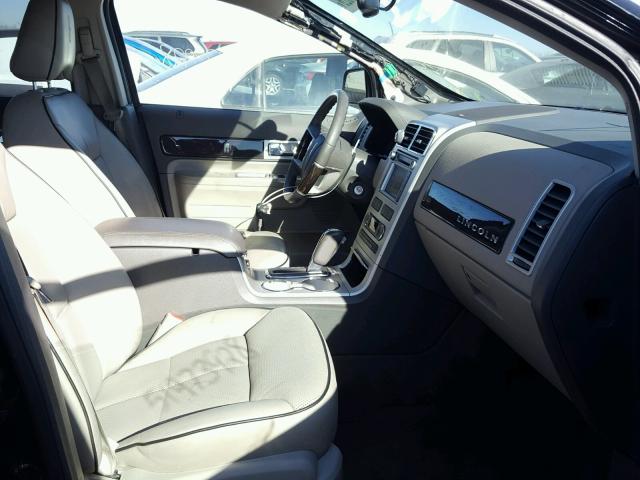 2LMDU88C48BJ21207 - 2008 LINCOLN MKX BLACK photo 5