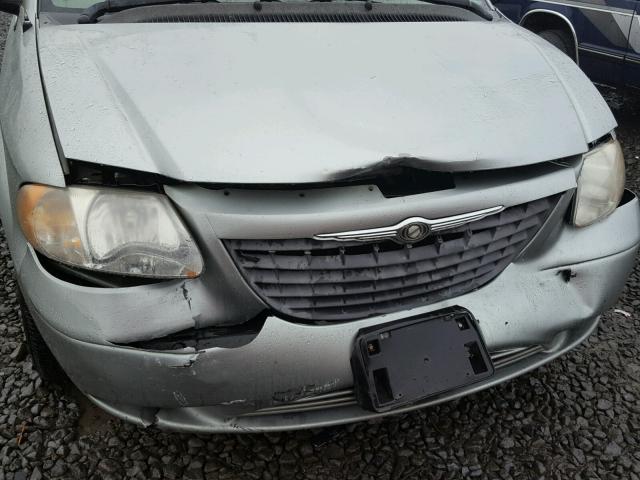 1C4GJ45373B160570 - 2003 CHRYSLER VOYAGER LX SILVER photo 9